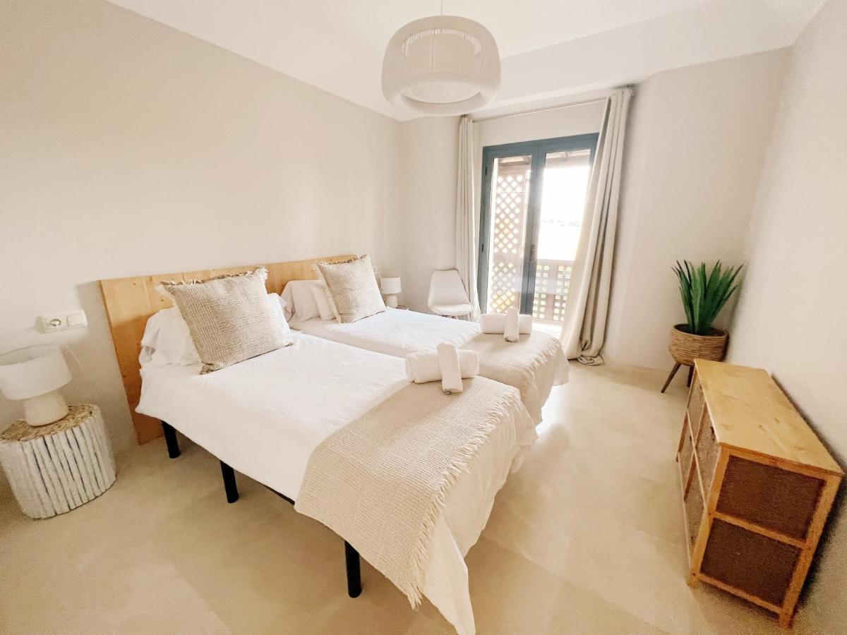Sotogrande Alboaire- Waterfront Luxury 4 Bedroom Apt In The Marina Of Sotogrande Exterior photo